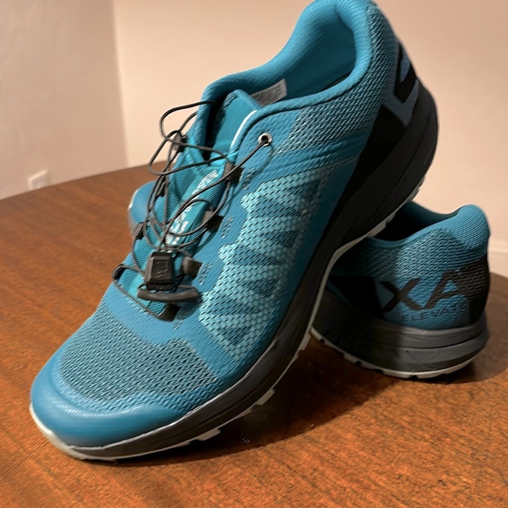Salomon (like new) trail running sneakers. Sz 10.5.